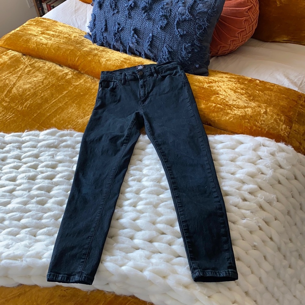 BDG Black High Wasted Cropped Jeans